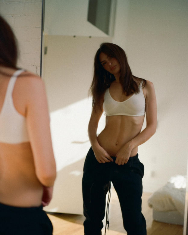 Emily Ratajkowski