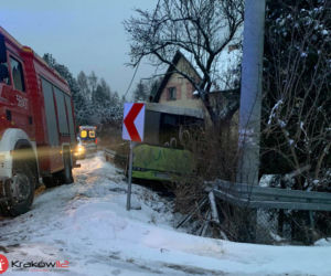 Autobus wypadł drogi na trasie: Wieliczka - Grabówki
