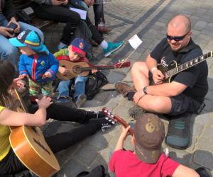 Gitarowy Rekord Guinnessa na wrocławskim Rynku
