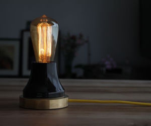 Lampa stojąca