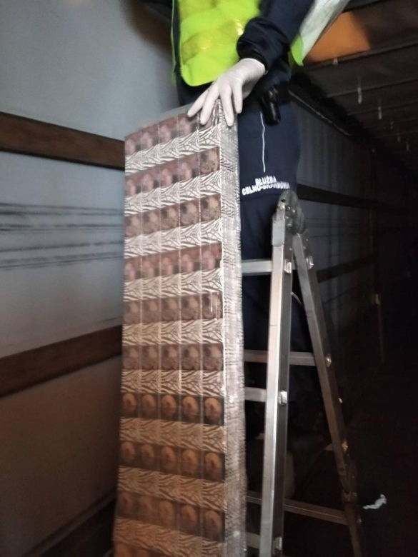 Przemyt papierosów za prawie 630 tys. zł