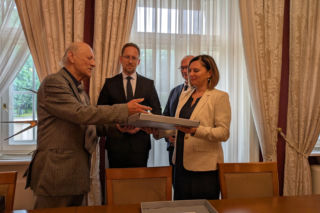 Przekazanie aktu