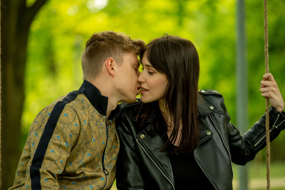 Barwy szczęścia, odc. 2525: Madzia (Natalia Sierzputowska), Tymon (Jakub Wróblewski) 