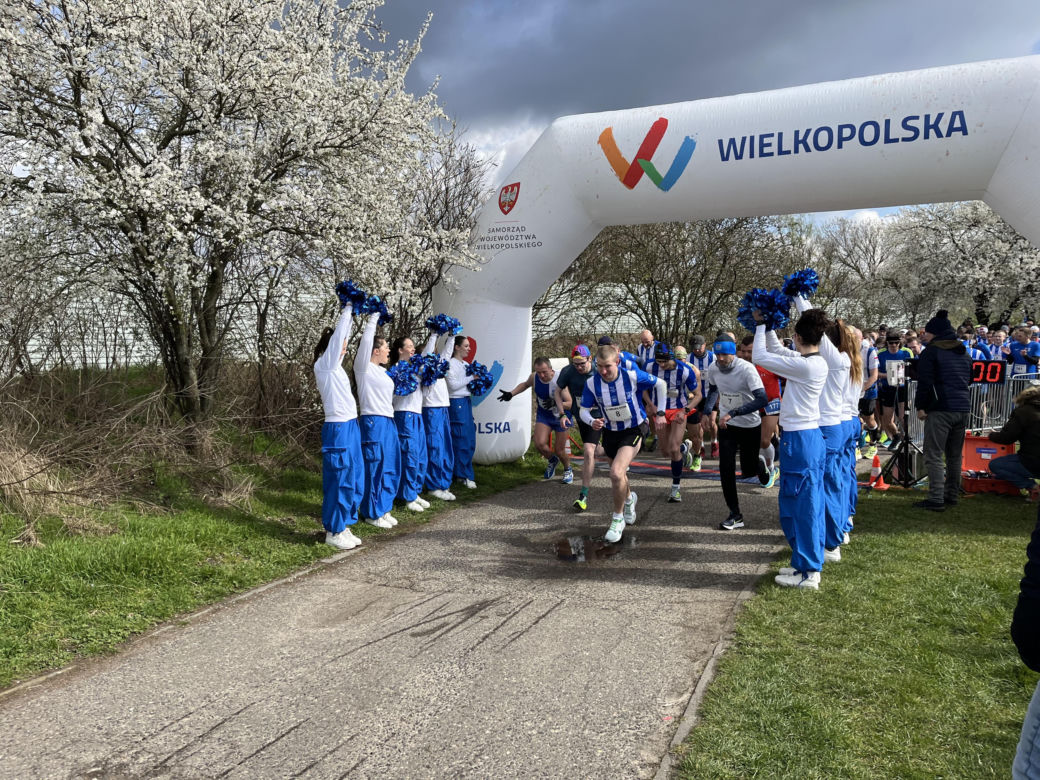 Kibolska Dycha 2024. Wyjątkowy bieg kibiców Lecha Poznań