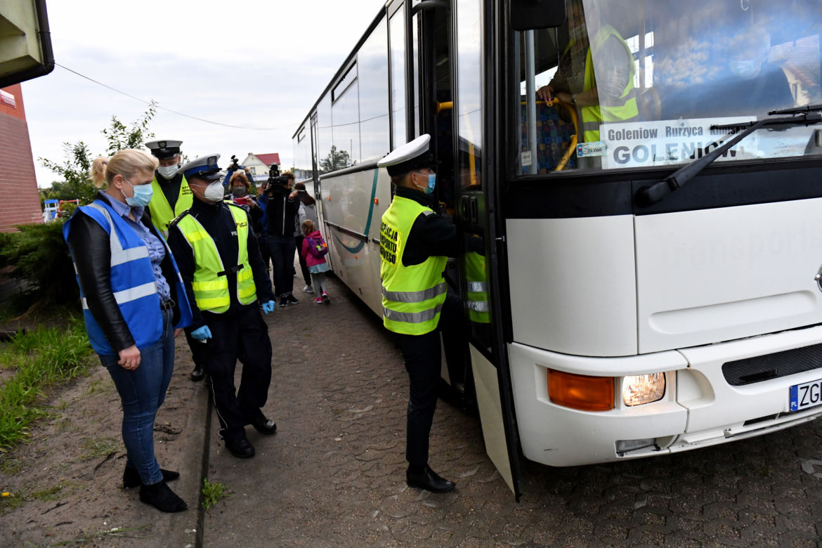 Kontrole szkolnych autobusów