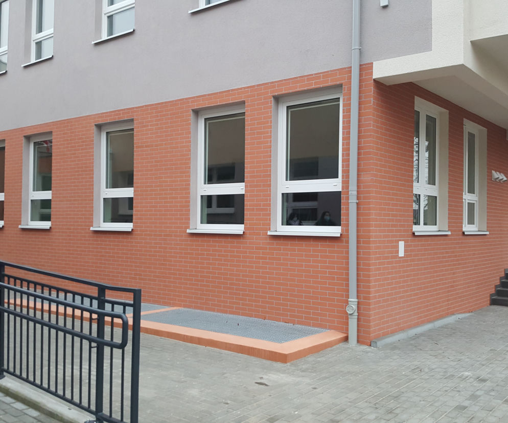 Otwarcie nowego budynku szkolnego w Owczarkach