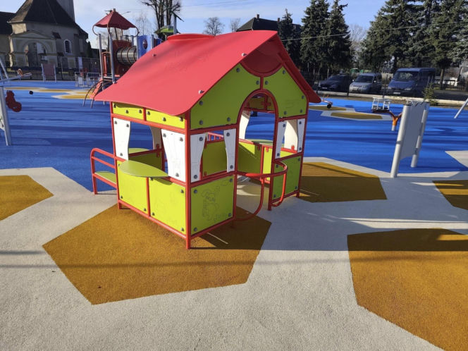 Nowy plac zabaw w Wilkowicach