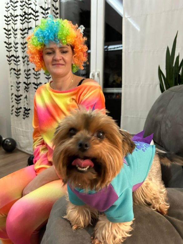 Imieniny Wioli z programu "Farma". Uczestnicy bawili się w stylu Halloween