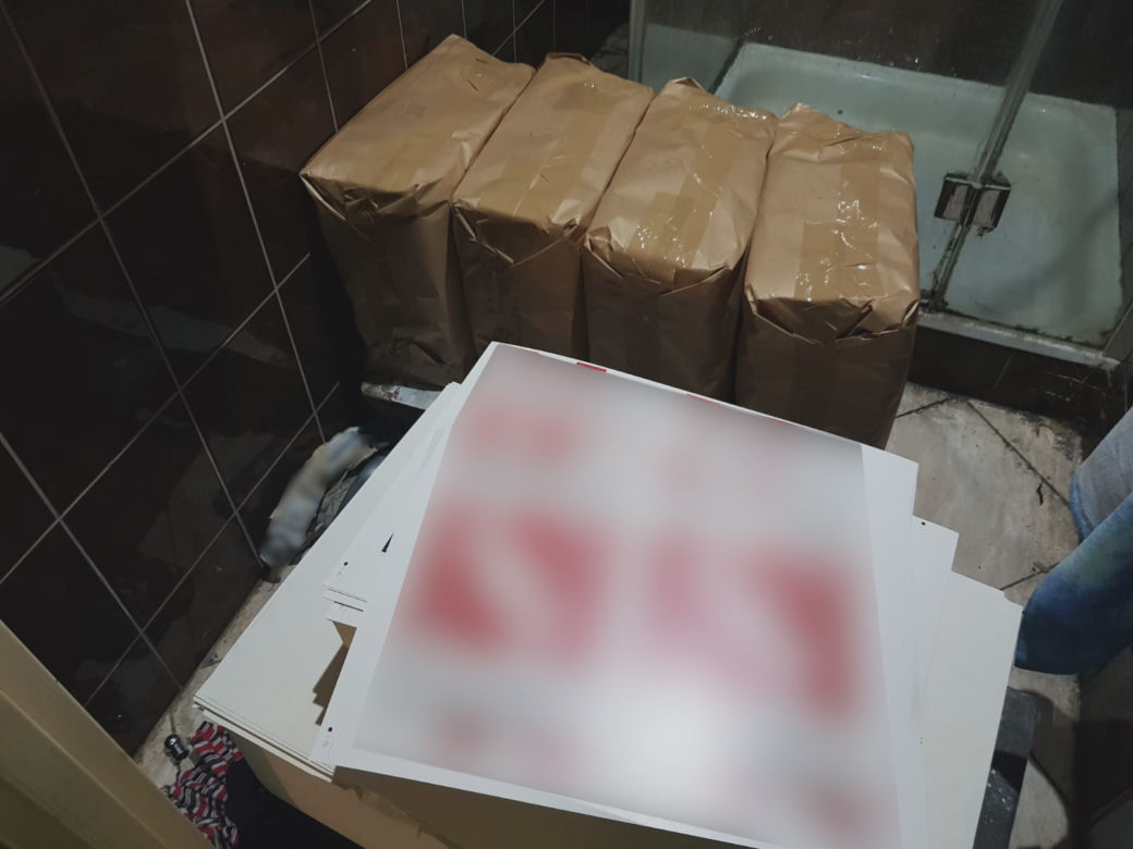 Drukował podrobione znaki towarowe, a przed Strażą Graniczną schował się w ścianie