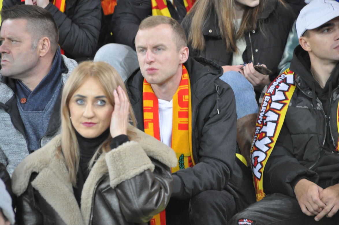 Żółto-czerwono na Suzuki Arenie! Zdjęcia kibiców na meczu Korona Kielce - Jagiellonia Białystok