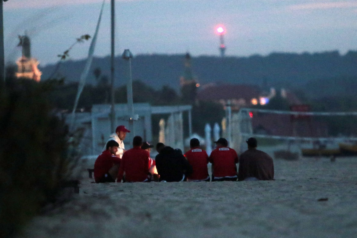 Reprezentanci Polski poszli po porażce na plażę