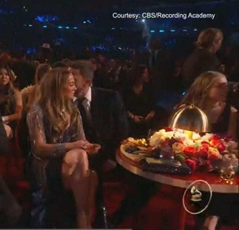 Affleck i j lo klocą sie na grammys i jakies ich inne foty Kryzys w małżeństwie J Lo i Afflecka?! Awantura przed kamerami!