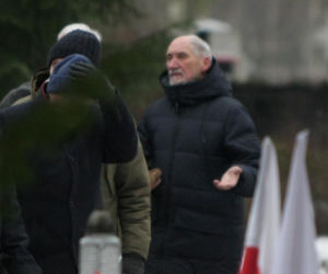 Macierewicz wciąż bez prawa jazdy