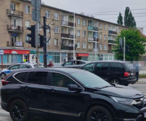 Po śmierci 6-latka postawili tam fotoradar. Pijany kierowca wbił się w barierki przy przystanku