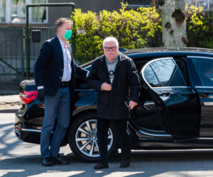 Koronawirus w Trójmieście. Ochroniarze Lecha Wałęsy w maseczkach