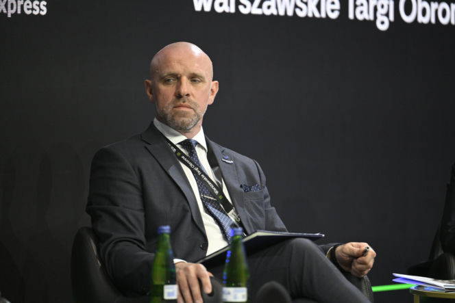 Warszawskie Targi Obronne. Scena Biała Rozmowa kontrolowana? Łączność cywilna i wojskowa a zagrożenia hybrydowe