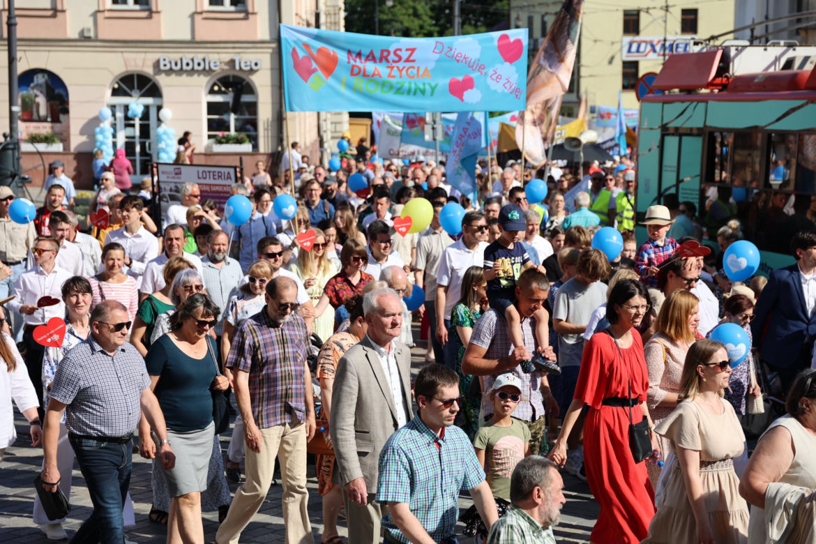 Marsz dla Życia i Rodziny 2024 w Dzień Matki przeszedł przez centrum Lublina