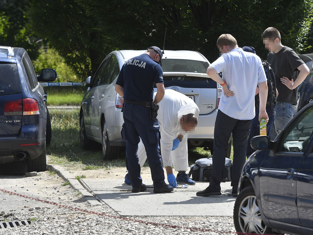 Warszawa. Napad i strzelanina na Mokotowie. Tajemnicze znalezisko przy ostrzelanym samochodzie