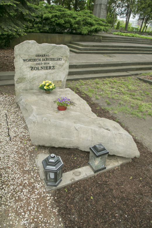 Tak wygląda grób generała Wojciech Jaruzelskiego