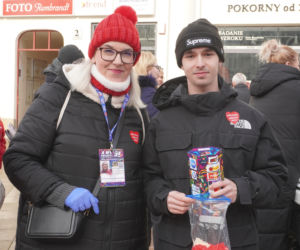 34. Finał WOŚP. Dziennikarze Radia ESKA rozgrzewają Tarnów pysznym żurkiem!