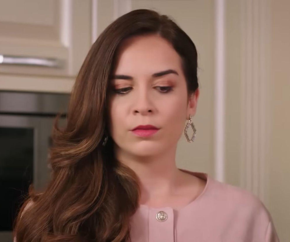 Panna młoda, odcinek 59: Zraniona Beyza zaczyna knuć plan zemsty, wymierzony w Cihana i w Hancer