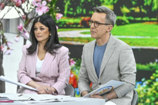 Garnitur Kasi Cichopek idealnie sprawdzi się na Komunię. Ten kolor idealnie wpisuje się w wiosenne trendy