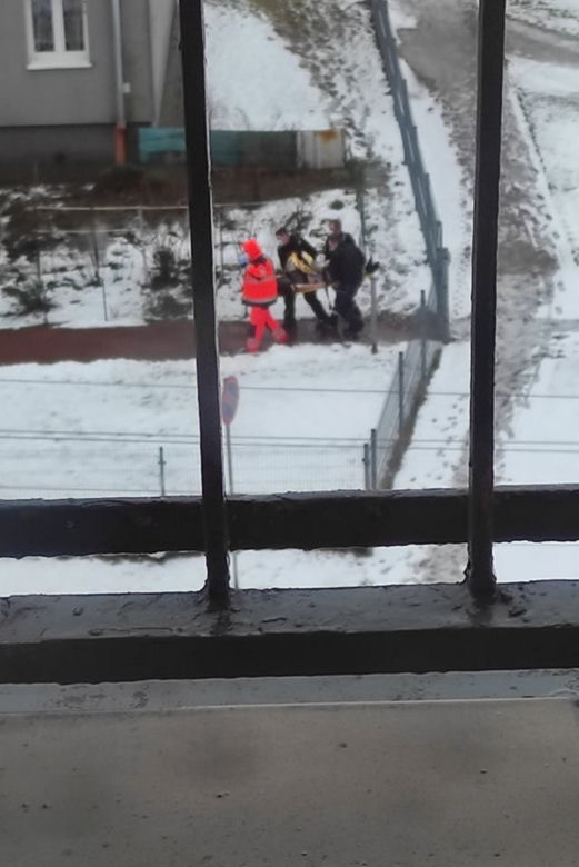 Martwa kobieta w mieszkaniu, jej mąż wyskoczył z balkonu na oczach policji! Horror w Kielcach