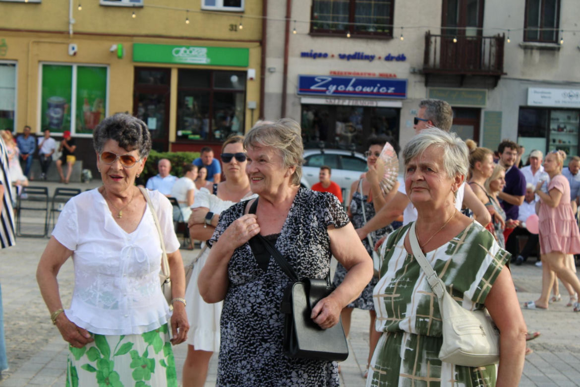 POTAŃCÓWKA NA RYNKU. Tak bawią się mieszkańcy Starachowic 06.2024