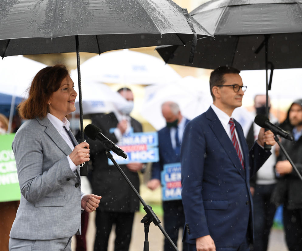 Wybory w Rzeszowie. Morawiecki popiera Ewę Leniart i daje jej deklarację na spełnienie inicjatyw