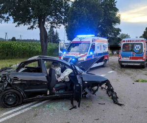 Wypadek seata na DK 65 pomiędzy Mońkami a Knyszynem