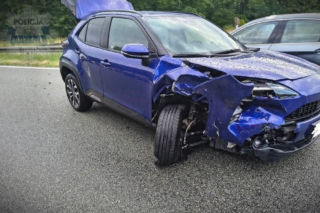 Wypadek na trasie S7. Policjanci z białobrzeskiej drogówki odkryli narkotyki