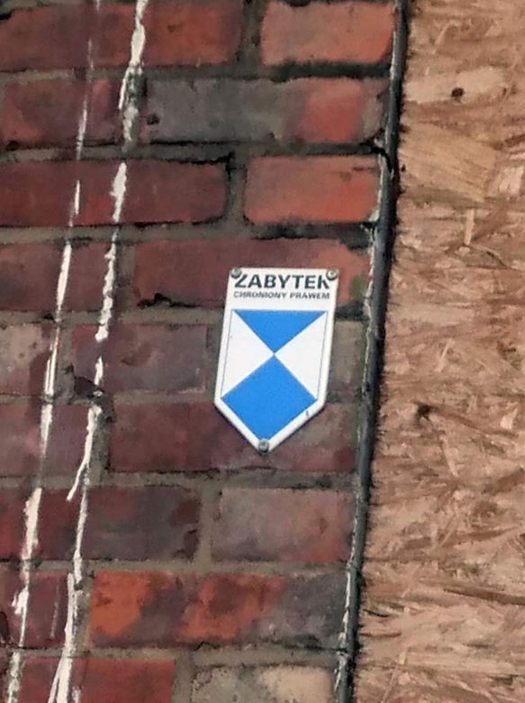Złodzieje rozwalili zabytek na Pradze