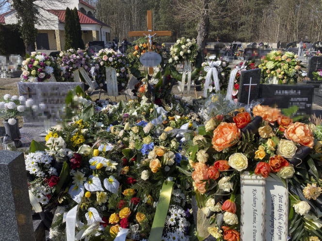 Rodzinna masakra w Kadłubie. Ojczym i prababcia 17-letniego mordercy spoczęli w osobnych grobach