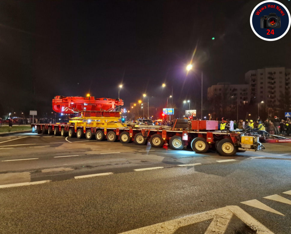 Gigantyczna tarcza w nocy przejechała przez Warszawę. Tak wyglądaj jej transport!