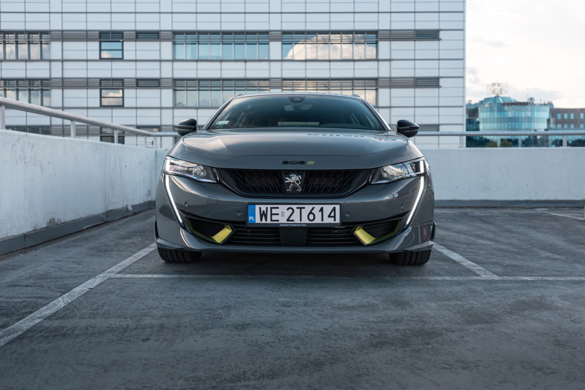 Peugeot 508 SW PSE - przód z LED-owymi lampami