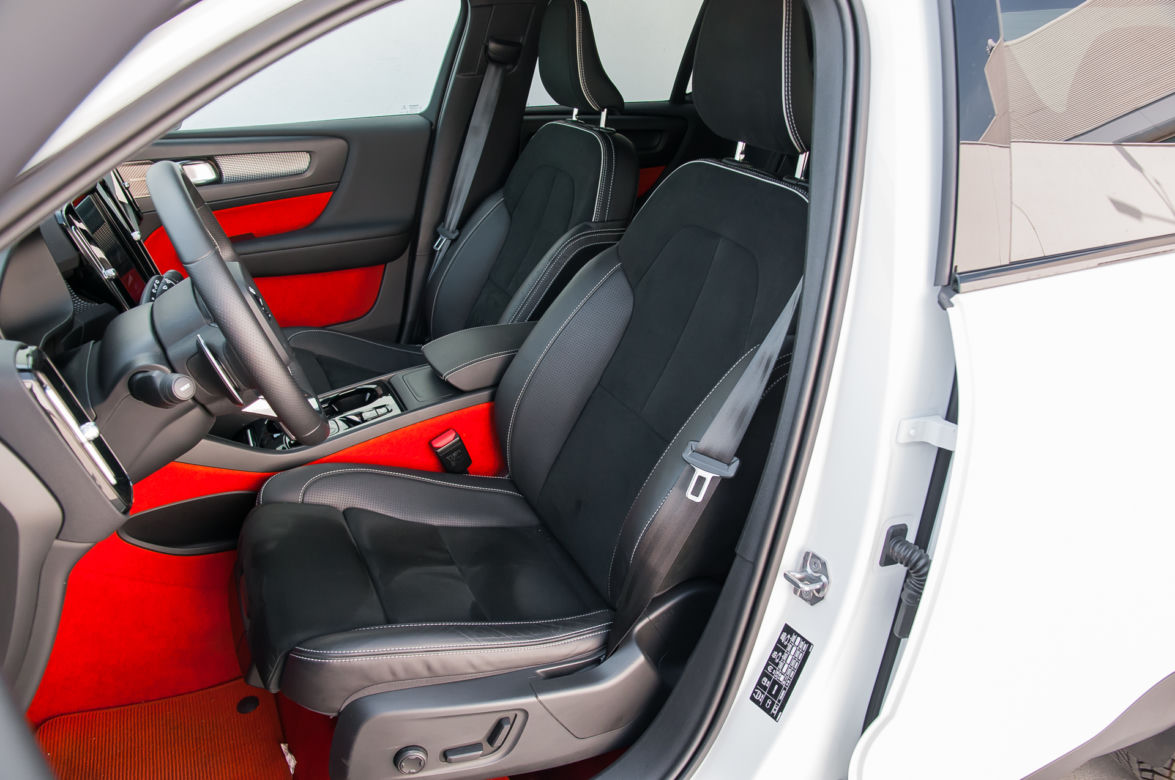 Volvo XC40 D4 190 KM R Design