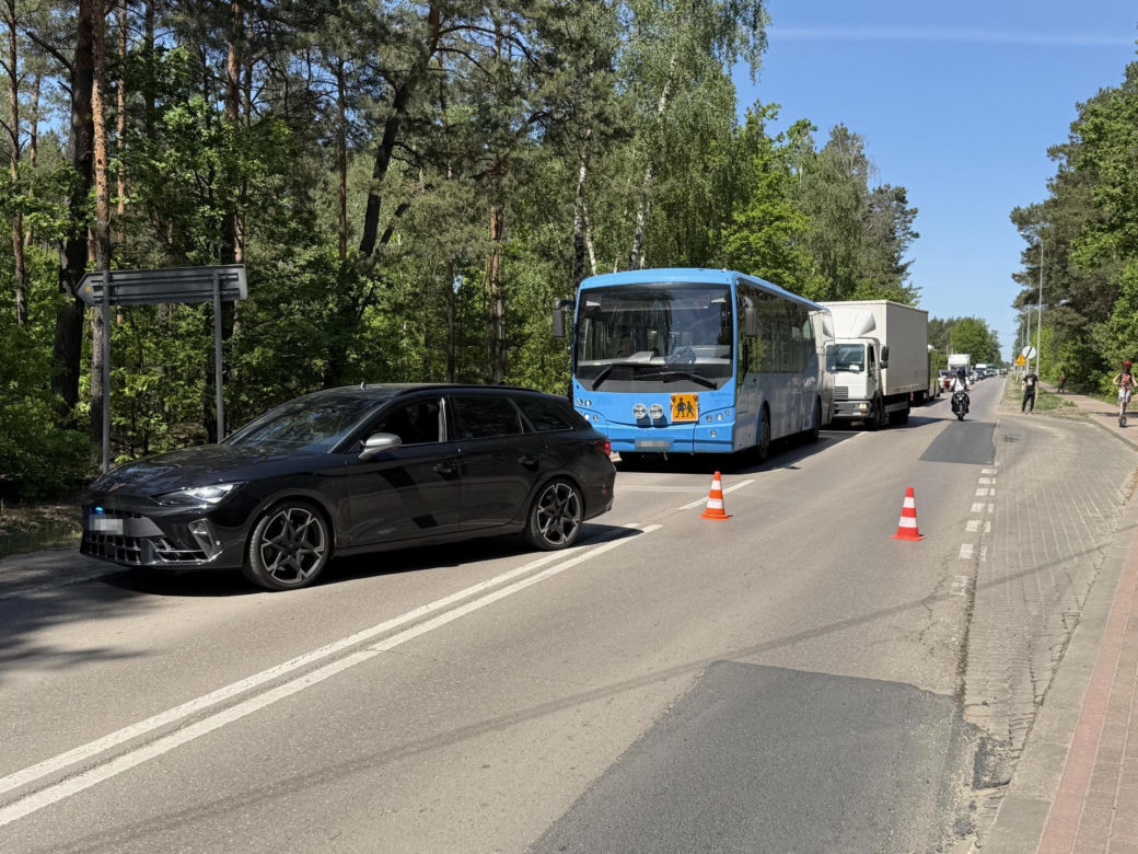 65-latka potrącona na pasach pod Legionowem. Kobieta trafiła do szpitala