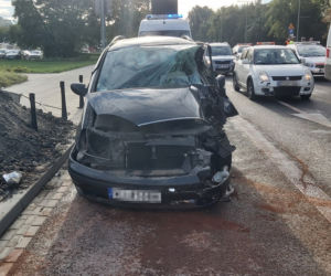Wypadek na Targówku, dwie osoby zostały ranne