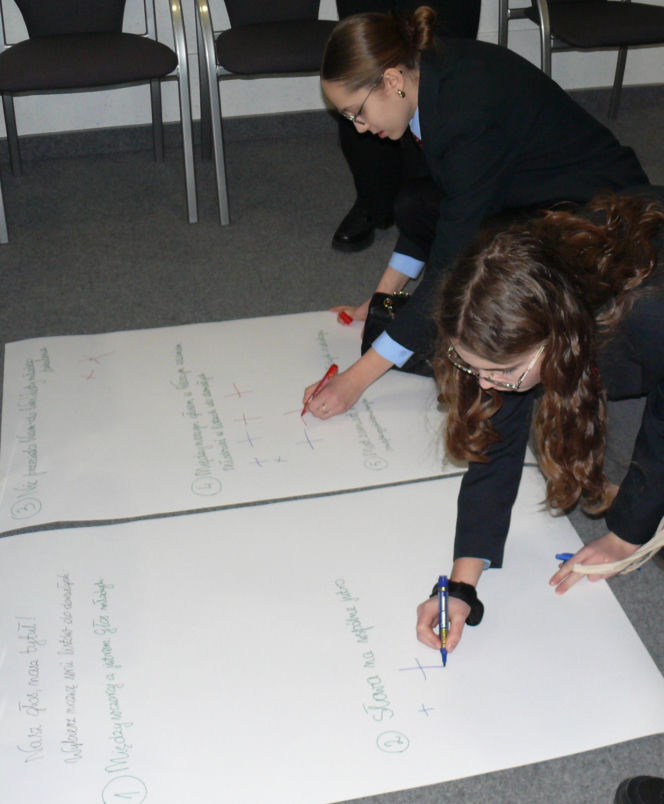 W Siedlcach odbyła się debata uczniów szkół podstawowych pt. „Czy pokolenia potrafią jeszcze ze sobą rozmawiać?”