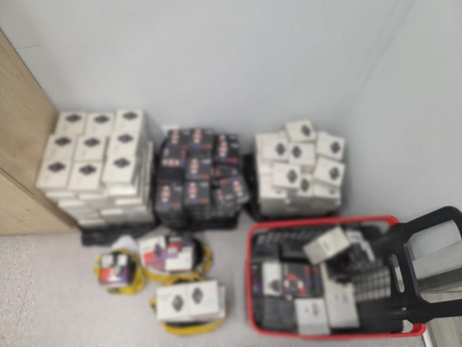 Ukradli ponad 2 tysiące zegarków pod Wrocławiem. "Zatrzymano obywateli Afryki"