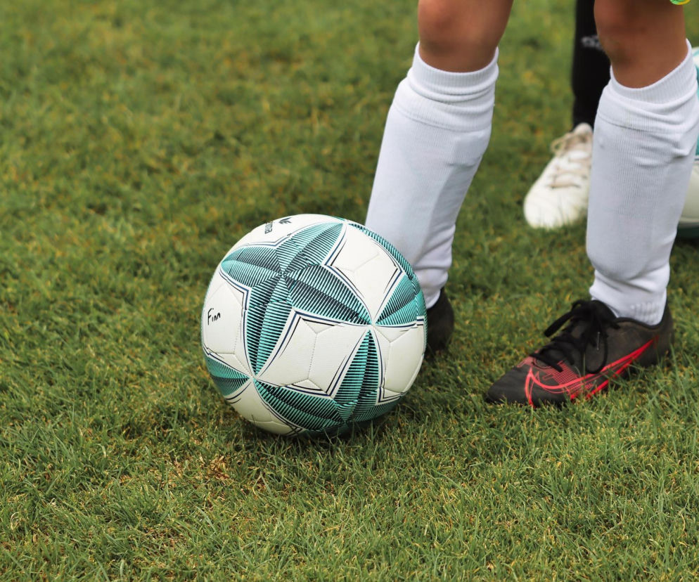 Grębałowianka modernizuje stadion i stawia na młodzież. Tak rozwija się klub ze Wzgórz Krzesławickich