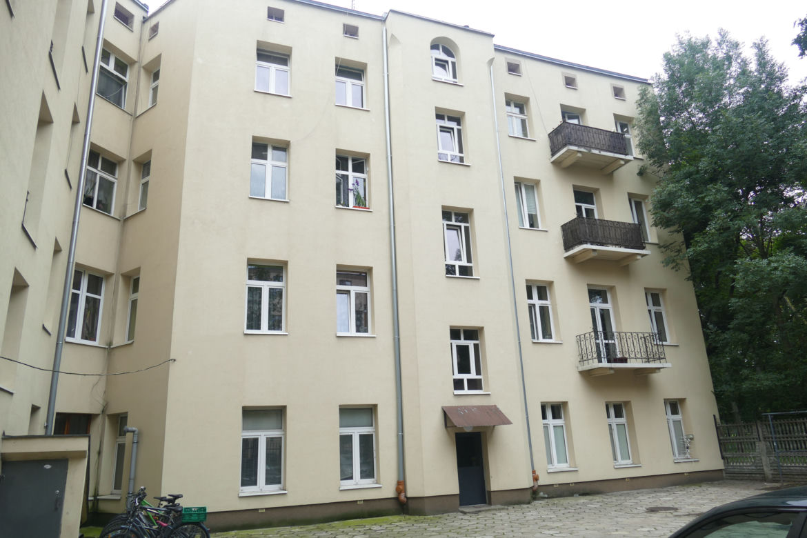 Łódź. Ciała cieci w beczkach. Maluchy pomordowane przez rodziców