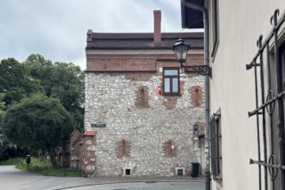 Tak dorastał najstarszy dom w Krakowie. Wokół biegały świnie, z kranów lało się piwo, za rogiem wznoszono modlitwy