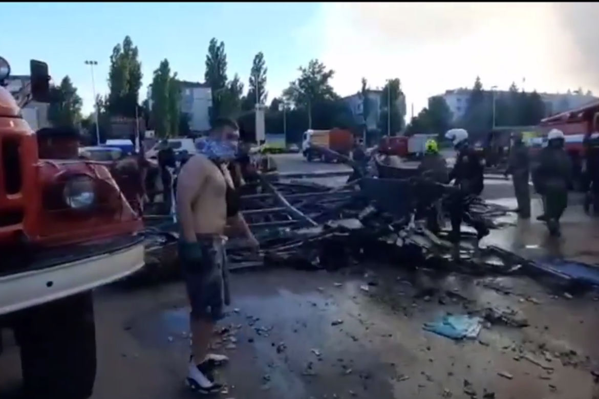 Atak rakietowy na centrum handlowe w Krzemieńczuku