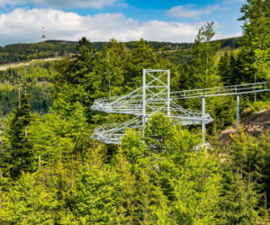 To będzie turystyczny hit lata. W sercu Beskidów ruszył górski rollercoaster
