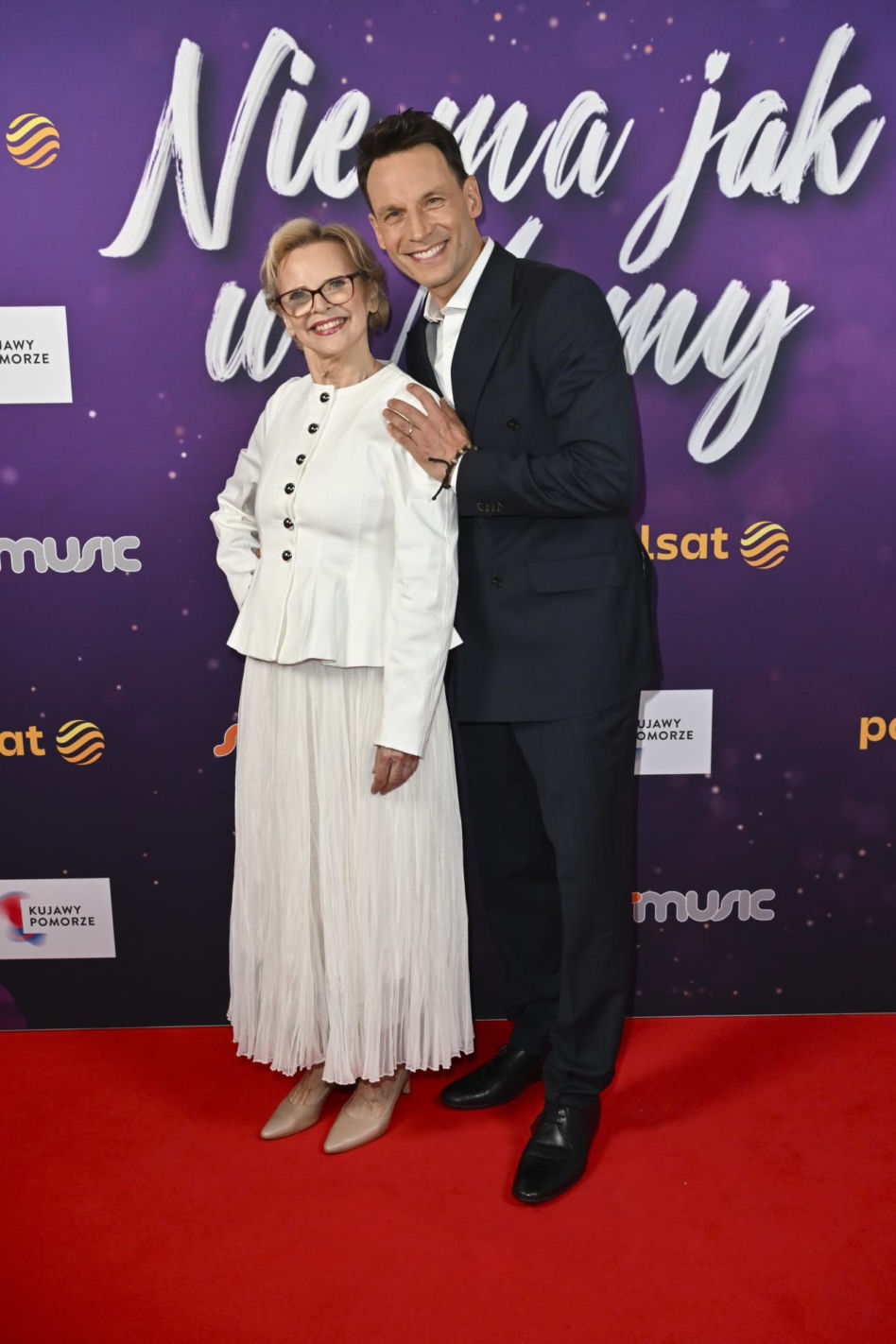 Viki Gabor w za dużym płaszczu, Halina Mlynkova w serwetce i skromniutka Doda