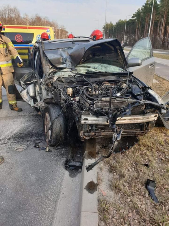 Groźny wypadek na ul. Grunwaldzkiej w Bydgoszczy. Jedna osoba poszkodowana 