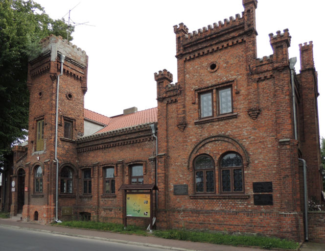 To miasto w województwie łódzkim nazywano „Krakówkiem”. Mieszkał w nim Andrzej Frycz Modrzewski