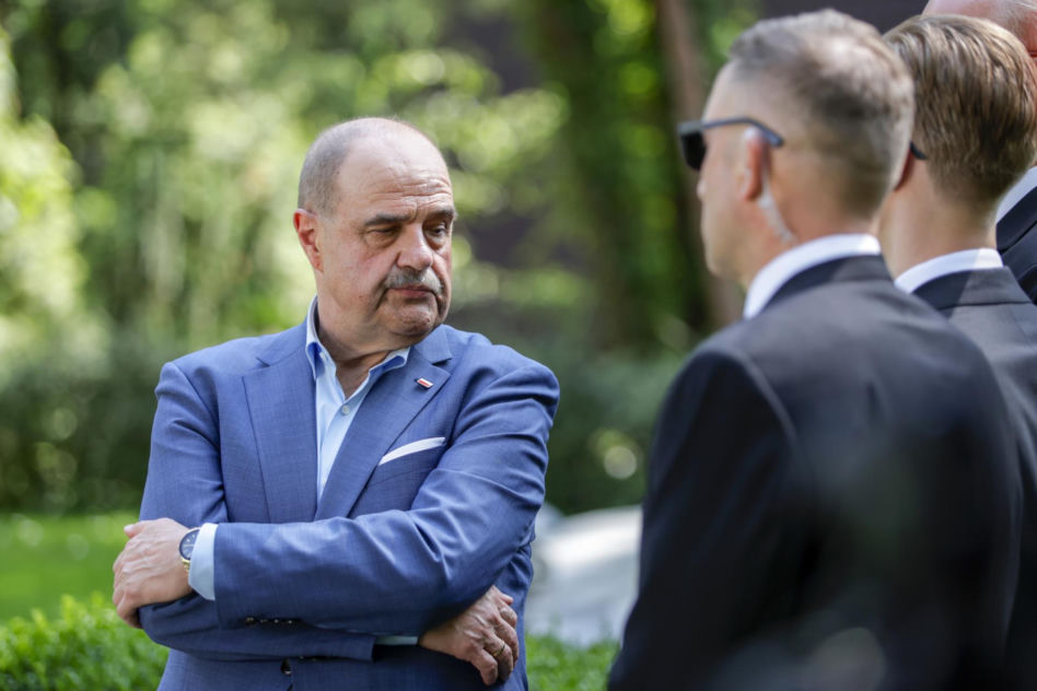 Na zdjęciach z planu "Rancza" zabrakło Olbrychskiego! Za to Lucy kwitnie, a Żak z Barcisiem stają w szranki