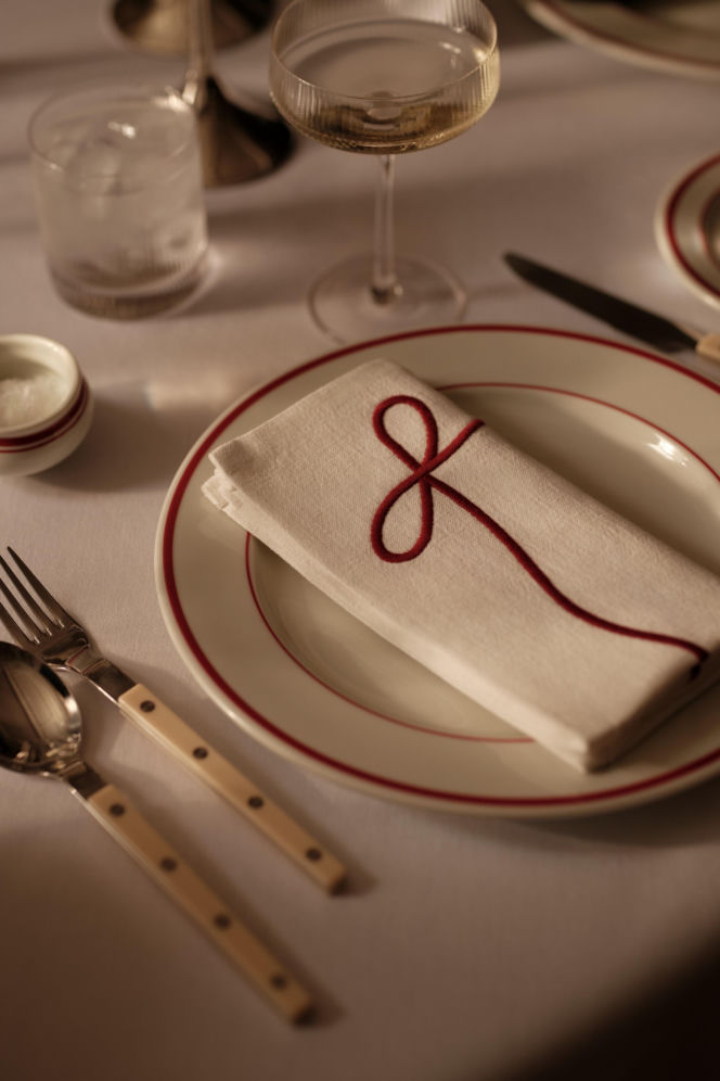 Chcesz eleganckich świąt? Postaw na bordo